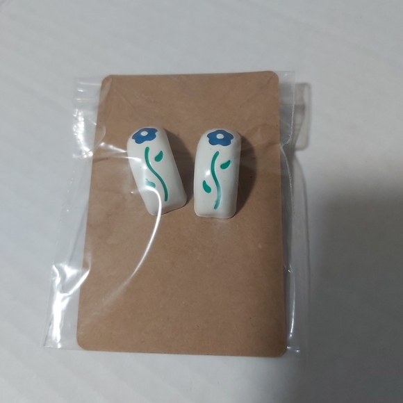 Enamel earrings - Picture 2 of 3
